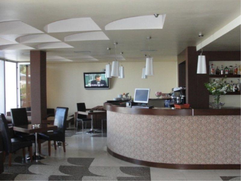 Ambasador Hotel Vlorë Eksteriør billede