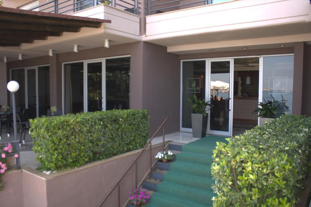 Ambasador Hotel Vlorë Eksteriør billede