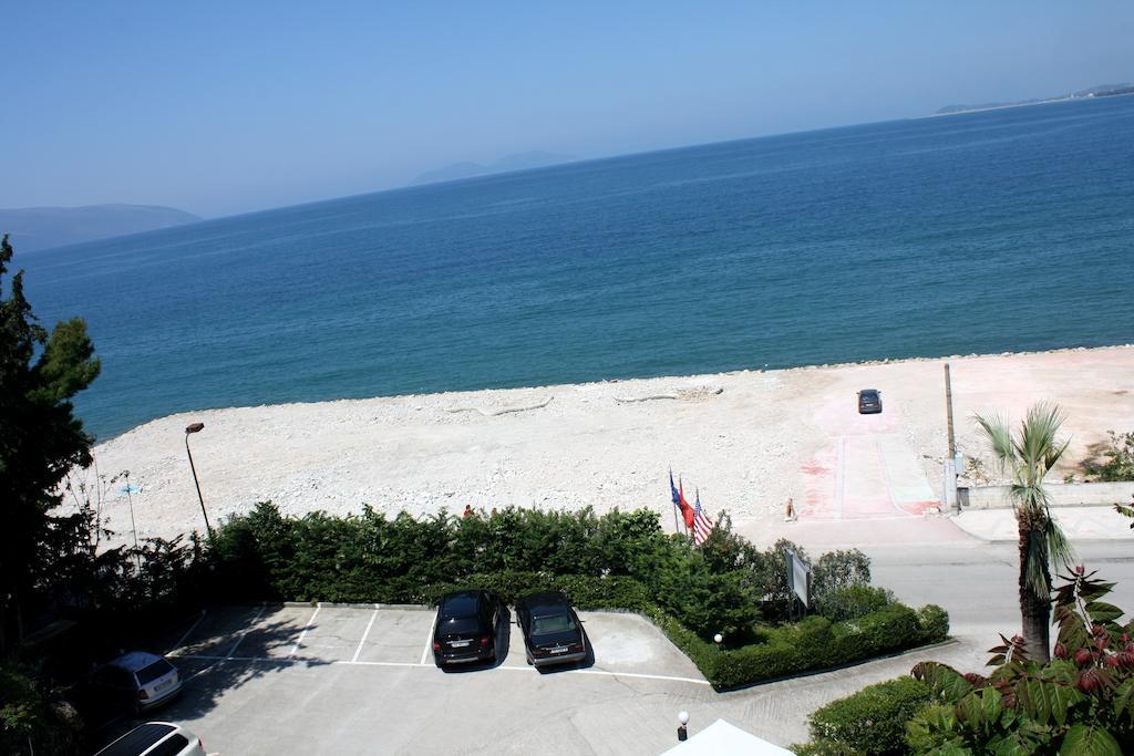 Ambasador Hotel Vlorë Eksteriør billede