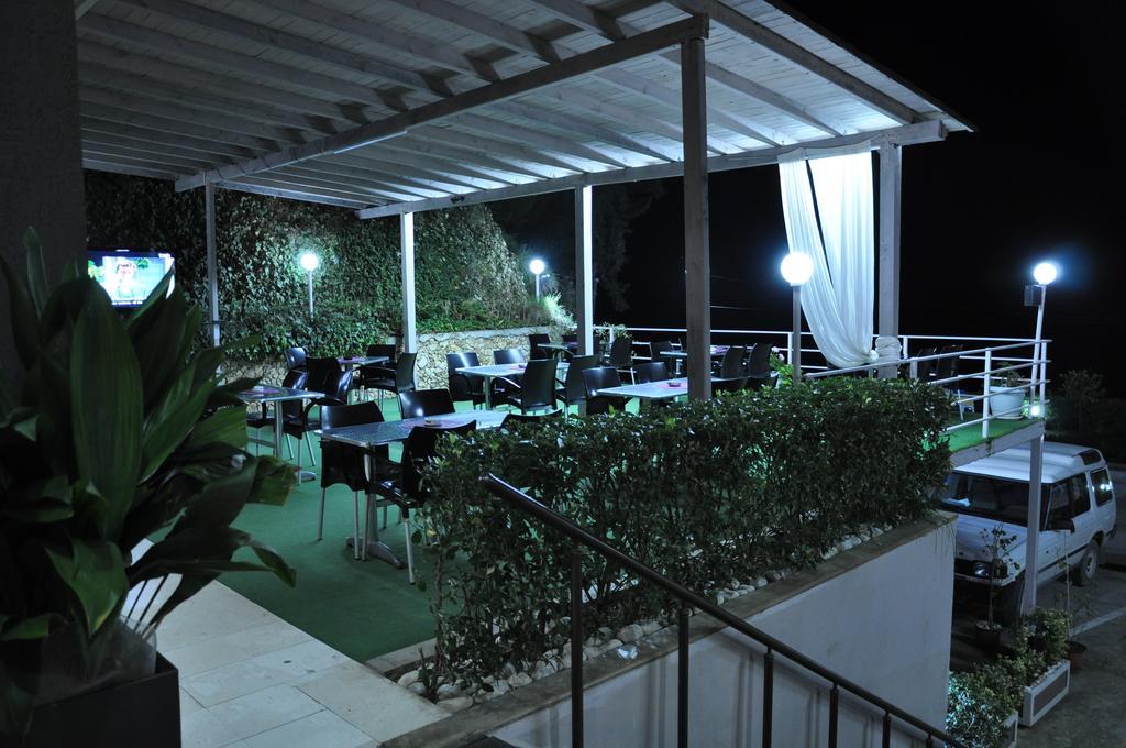 Ambasador Hotel Vlorë Eksteriør billede