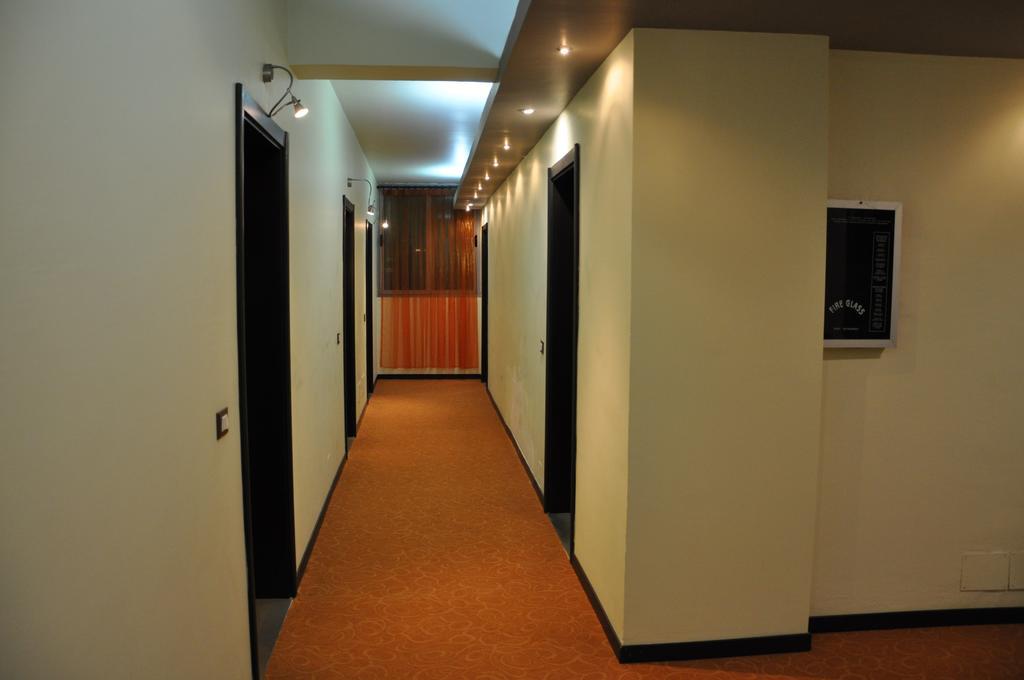 Ambasador Hotel Vlorë Eksteriør billede