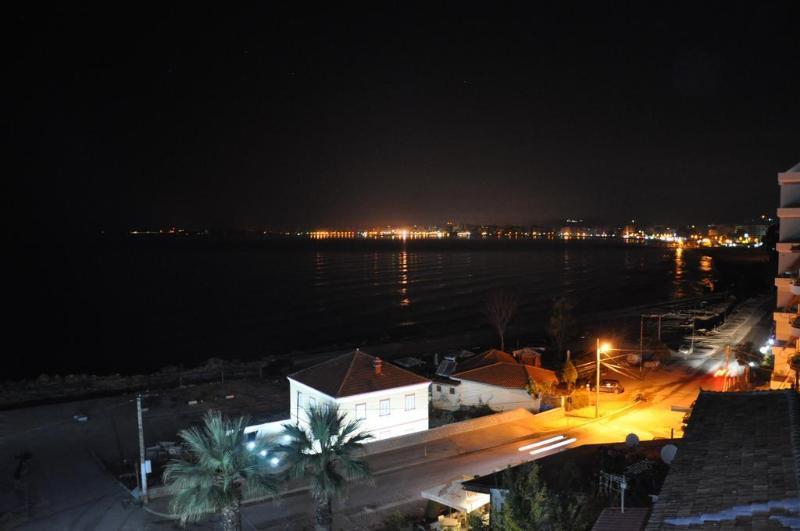 Ambasador Hotel Vlorë Eksteriør billede