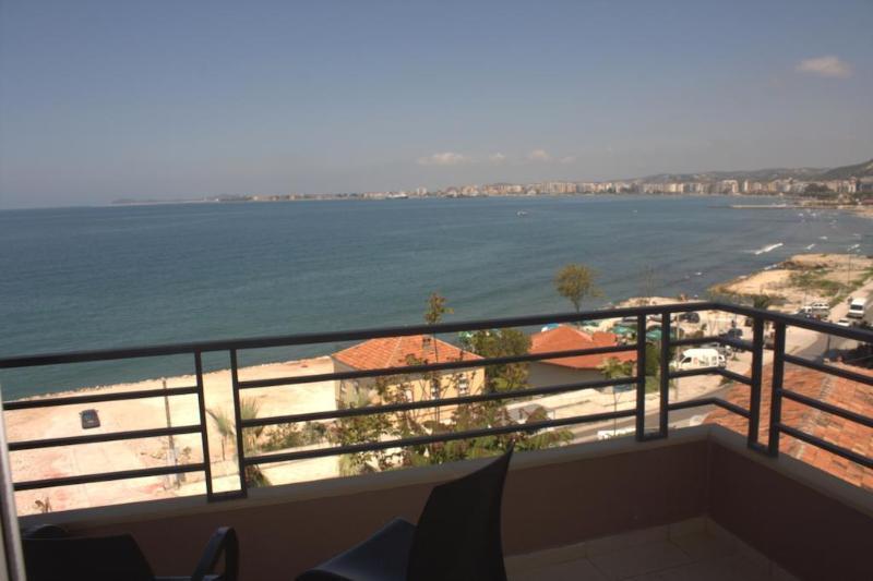Ambasador Hotel Vlorë Eksteriør billede