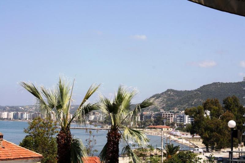 Ambasador Hotel Vlorë Eksteriør billede